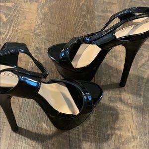 Amazing high heels 😍